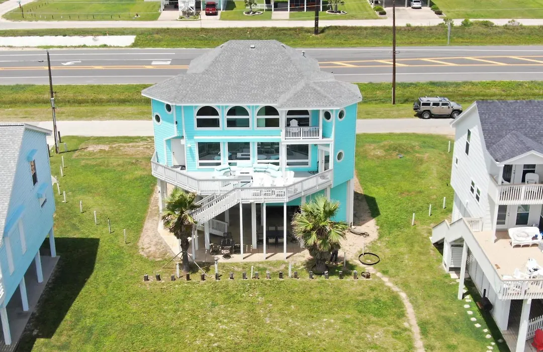 The Turtle House Is Beachfront And Boasts An Unobstructed View-1